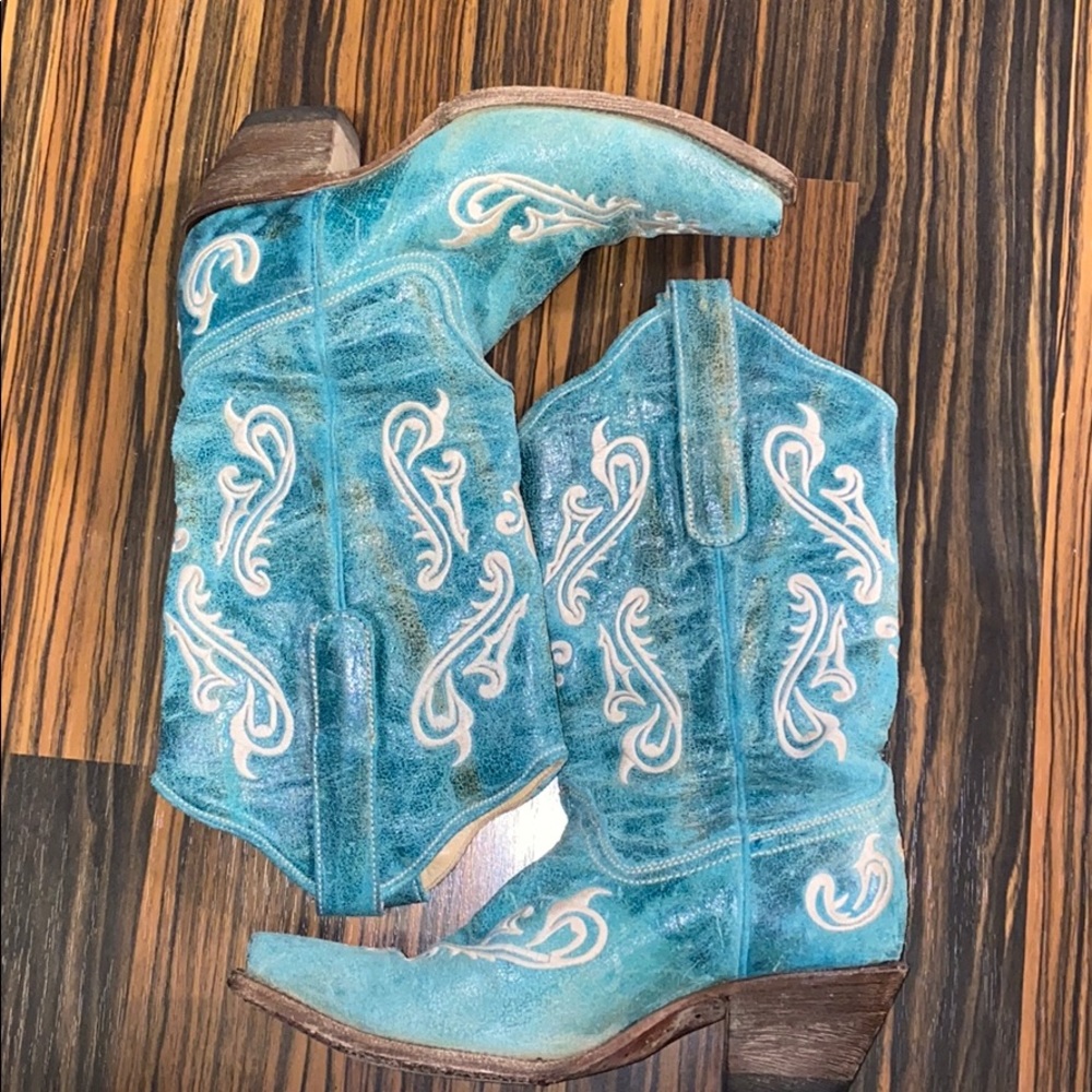 Corral boots